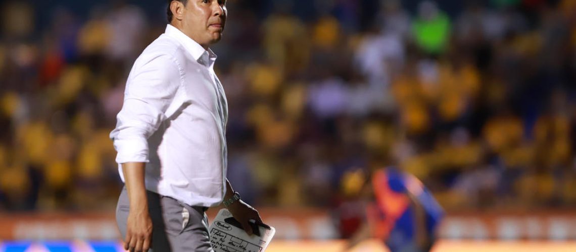 979013