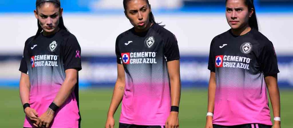 Uniformes del Cruz Azul Femenil desatan controversia