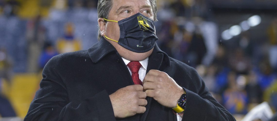 MONTERREY, MEXICO - FEBRUARY 06: Miguel 'Piojo' Herrera, coach of Tigres, looks on prior the 4th round match between Tigres UANL and Mazatlan FC as part of the Torneo Grita Mexico C22 Liga MX at Universitario Stadium on February 06, 2022 in Monterrey, Mexico. (Photo by Azael Rodriguez/Getty Images)